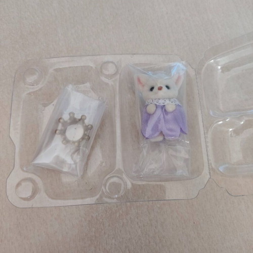 Sylvanian Families set of 2 figures Persian Cat and Snow Rabbit