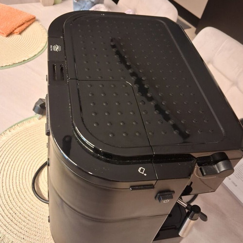 De'Longhi Coffee Maker like new, espresso and filter machine