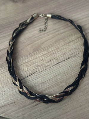Black-Gold Necklace used with color change at clasp