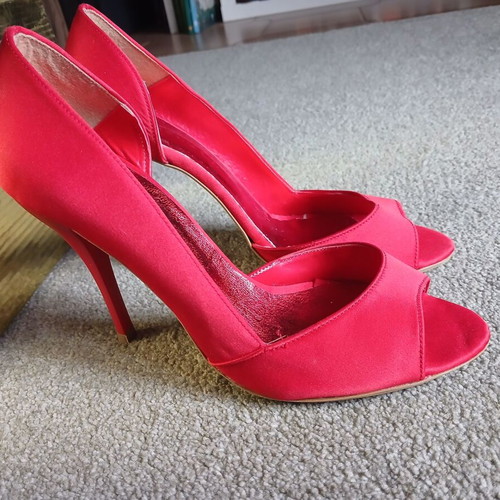 Red satin peep-toe stilettos size 37 like new