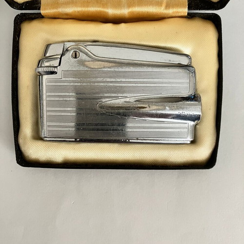 Ronson Varaflame vintage lighter used satin chrome finish