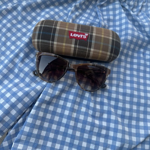 Levi's sunglasses new, brown