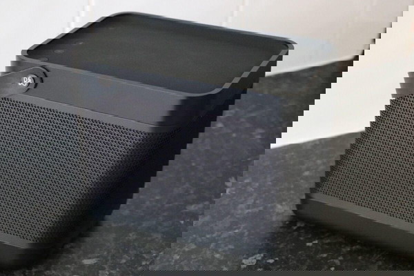 Φορητό ηχείο για πάρτυ- Bang & Olufsen Beolit 15 - 70W μαύρο (Wired & Wireless, Bluetooth/3.5 mm)