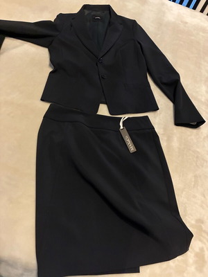 Max & Co dark blue suit new, size L