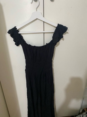 ASOS Black Off-the-Shoulder Maxi Dress like new, XS