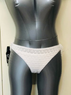 Knitted bikini bottom new, size S/M, white