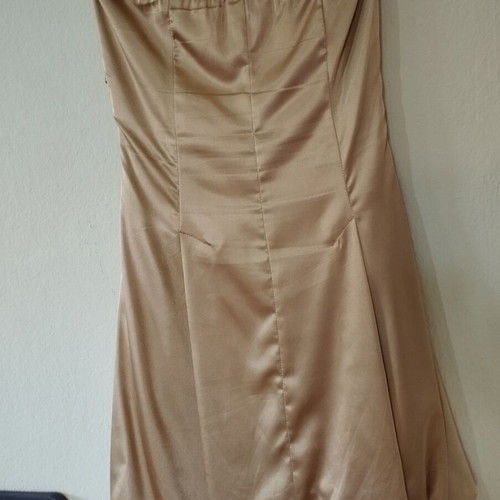 Gold dress like new, size M, satin fabric