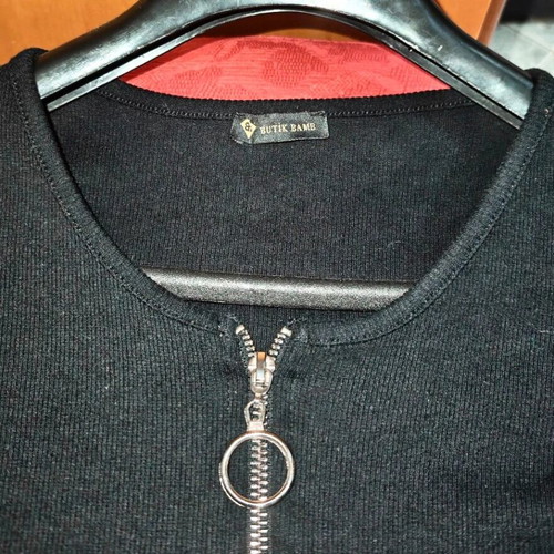 Fitted dress with zipper and shoulder cutouts like new, black, one size