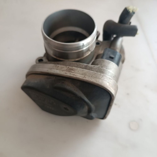 Throttle body for VW Passat '05-'11 used, code 06A133062AT
