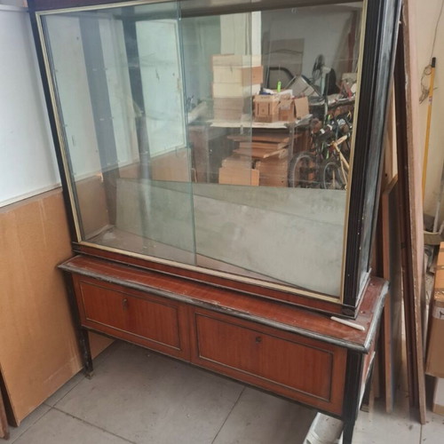 Display cabinet two pieces used with three glass shelves