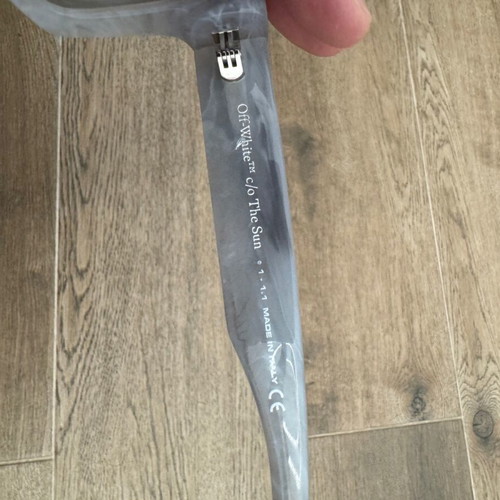 Off White marble sunglasses like new with box and case