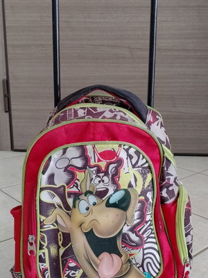 Scooby Doo kindergarten trolley bag used