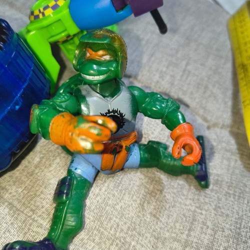Tmnt Leonardo motorcycle toy with Leonardo figure used