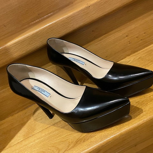 Prada black leather high platform pumps like new