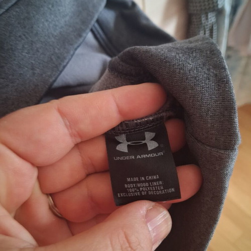 Under Armour sweatshirt like new, gray, for 10-12 years