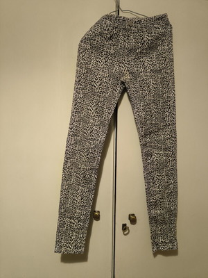 Leopard print pants like new, size S 36 8, black and white