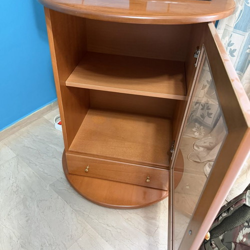 Classic TV cabinet, like new