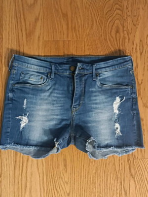 H&M denim shorts like new, blue with distressed style and raw hem
