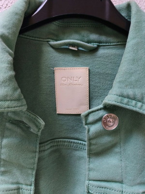 Crop jacket Only green like new