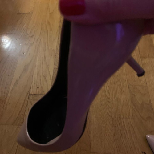 Zara beige patent leather pumps like new, low heel, size 38