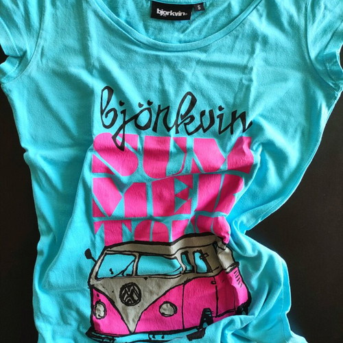 Y2K Bjorkvin graphic tee used, baby blue with retro van print