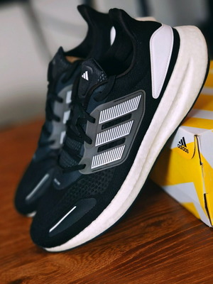 Adidas Pureboost 22 heat.rdy men's running shoes black like new
