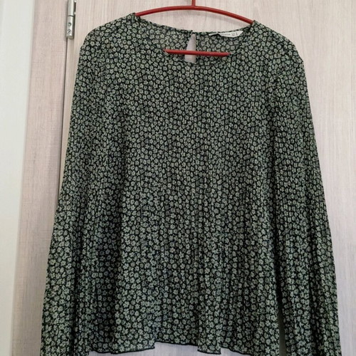 Stradivarius shirt used with floral pattern, size S