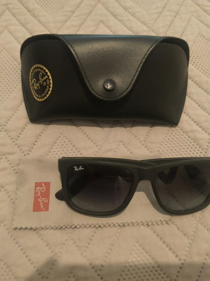 Rayban sunglasses like new with black frame