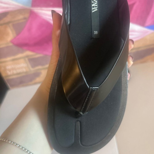 Zara thong sandals new, size 38, black flatform