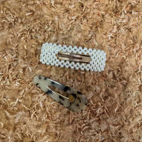 Hair Clips like new with designs