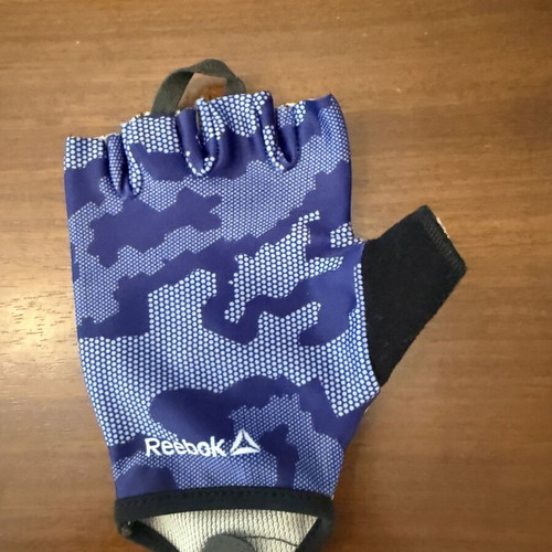 Reebok Women Training Gloves Like New, Purple Lycra Fitness