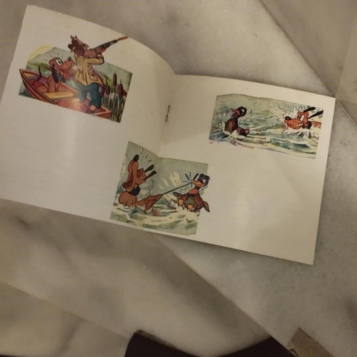 Vintage booklet 16 pages with illustrated story from View Master in like new condition
