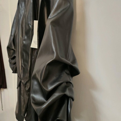 Leather blazer new one size with sleeve detail