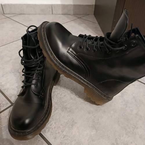 Dr Martens style black boots new, size 38