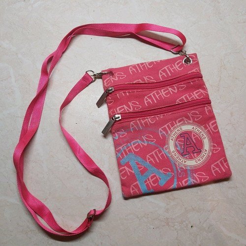 Robin Ruth pink crossbody bag used