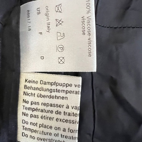 Akris Punto women's wool suit like new, size US10, blue