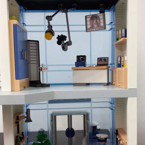 Playmobil 5182 Police Station set like new