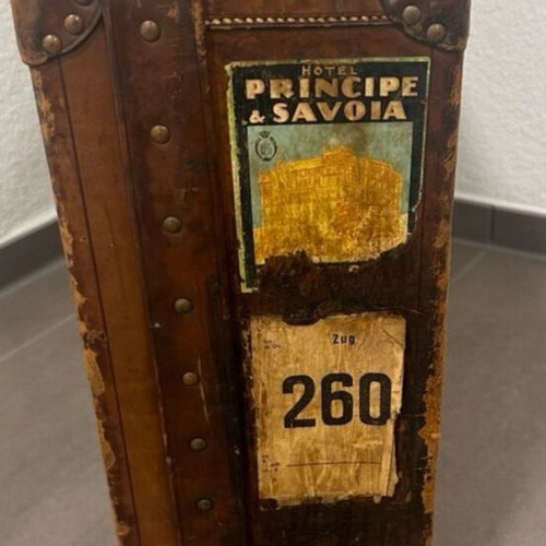 Louis Vuitton vintage suitcase 1920 used
