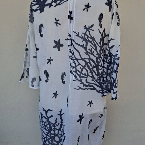Tunic with coral design like new, sizes M-L, white and blue