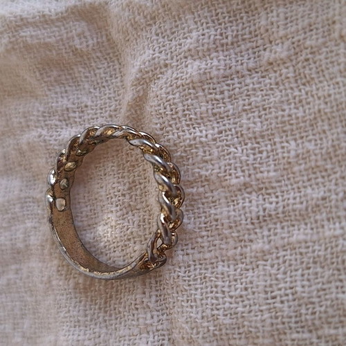 Metal chain ring used, size 8 or 18