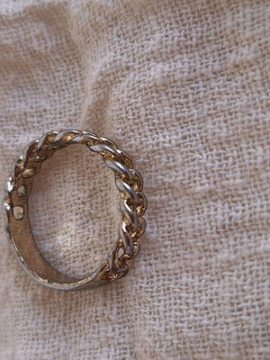 Metal chain ring used, size 8 or 18