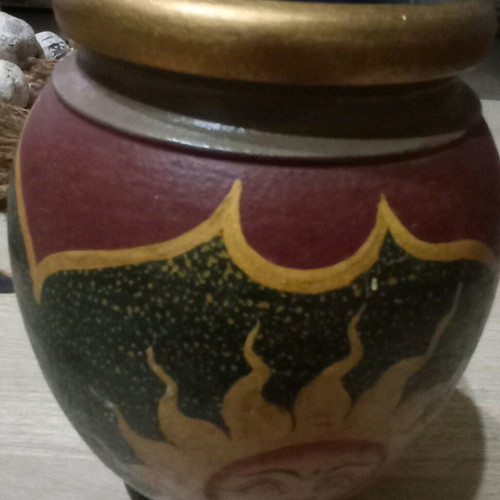 Clay vase like new, height 18 cm, width 12 cm