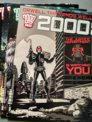 2000AD Comic Magazine like new, five issues 1980-1984 English