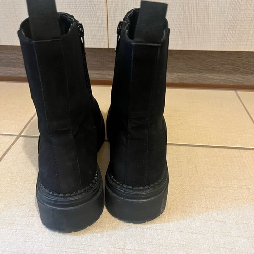 Bozikis black ankle boots used, size 38, zipper, tread sole