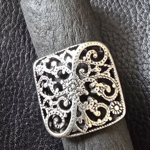 Women's silver ring like new