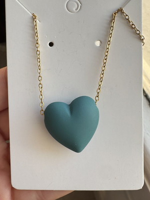 Necklace with petrol heart pendant