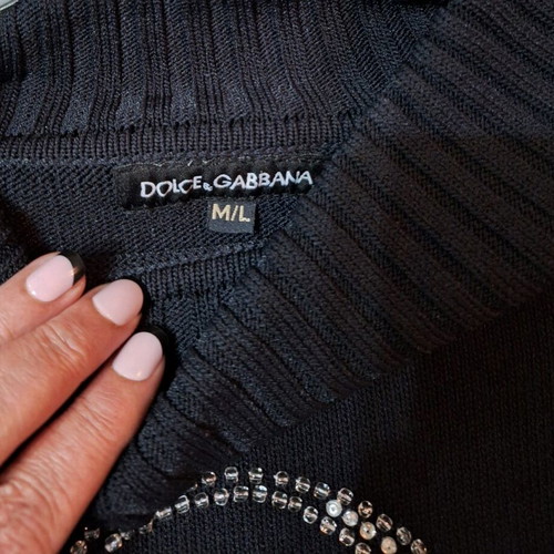 Dolce and Gabbana elastic synthetic black pullover like new, size Medium Large