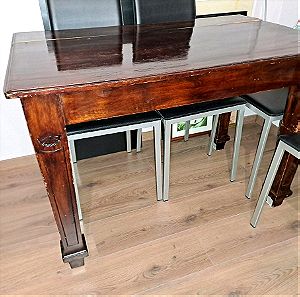 Τραπέζι βίνταντζ δεκαετίας '70, ξύλο καρυδιά,διαστάσεις μήκος 1.09 πλάτος 0.68 κ ύψος 0.75