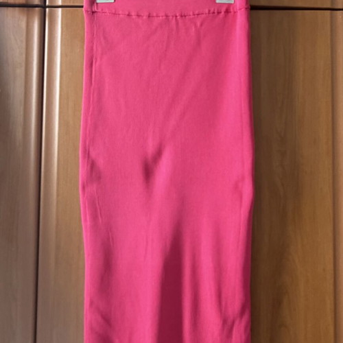 Zara midi skirt ripped fuchsia size L like new