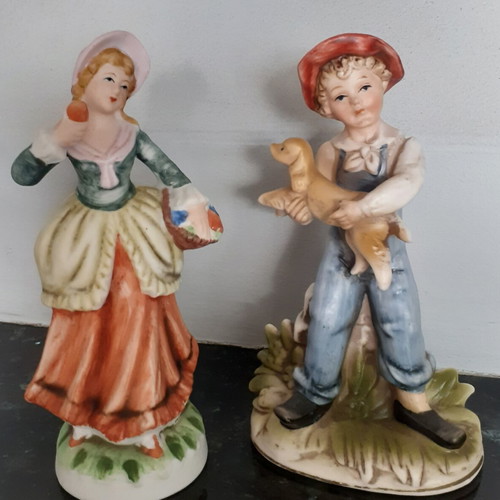 Porcelain figurine couple like new, 15cm each